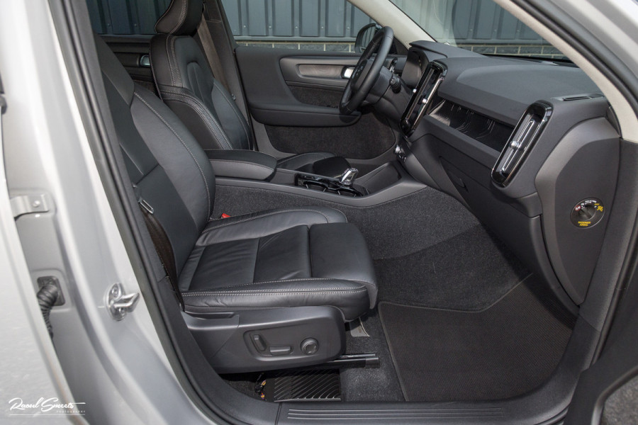 Volvo XC40 1.5 T4 Plug-in hybrid Plus Dark | Adaptieve cruise | Harman Kardon | Memory | Blis |