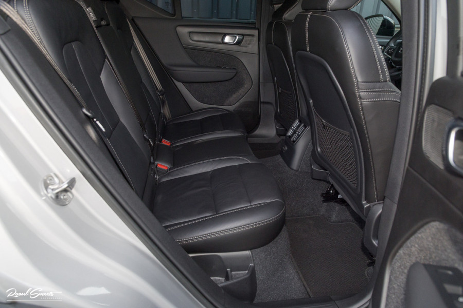 Volvo XC40 1.5 T4 Plug-in hybrid Plus Dark | Adaptieve cruise | Harman Kardon | Memory | Blis |