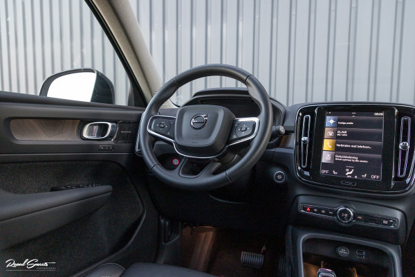 Volvo XC40 1.5 T4 Plug-in hybrid Plus Dark | Adaptieve cruise | Harman Kardon | Memory | Blis |