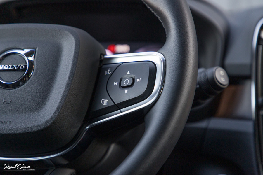 Volvo XC40 1.5 T4 Plug-in hybrid Plus Dark | Adaptieve cruise | Harman Kardon | Memory | Blis |