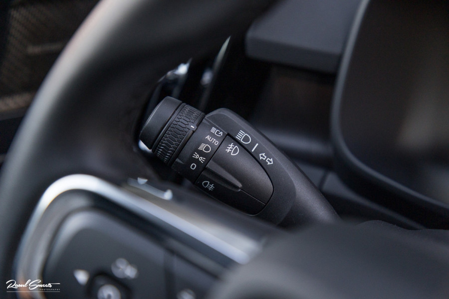 Volvo XC40 1.5 T4 Plug-in hybrid Plus Dark | Adaptieve cruise | Harman Kardon | Memory | Blis |