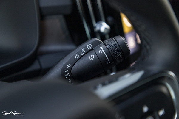 Volvo XC40 1.5 T4 Plug-in hybrid Plus Dark | Adaptieve cruise | Harman Kardon | Memory | Blis |