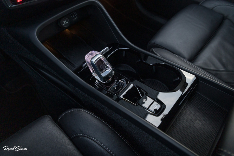 Volvo XC40 1.5 T4 Plug-in hybrid Plus Dark | Adaptieve cruise | Harman Kardon | Memory | Blis |