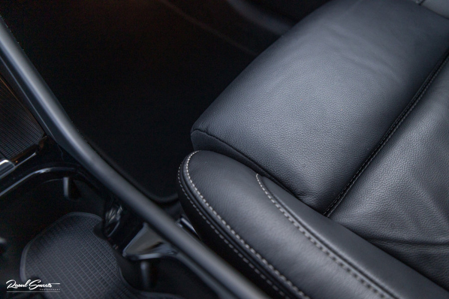 Volvo XC40 1.5 T4 Plug-in hybrid Plus Dark | Adaptieve cruise | Harman Kardon | Memory | Blis |