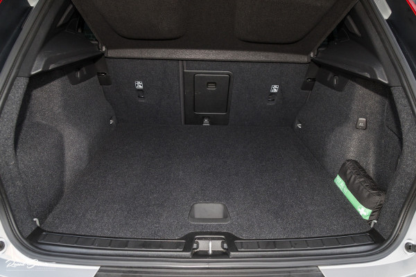 Volvo XC40 1.5 T4 Plug-in hybrid Plus Dark | Adaptieve cruise | Harman Kardon | Memory | Blis |