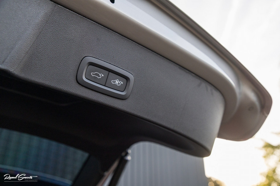 Volvo XC40 1.5 T4 Plug-in hybrid Plus Dark | Adaptieve cruise | Harman Kardon | Memory | Blis |