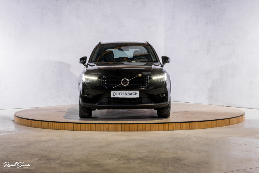 Volvo XC40 1.5 T4 Plug-in hybrid Plus Dark | Adaptieve cruise | Memory | Blis | Harman Kardon |