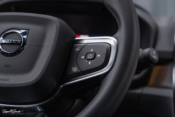 Volvo XC40 1.5 T4 Plug-in hybrid Plus Dark | Adaptieve cruise | Memory | Blis | Harman Kardon |