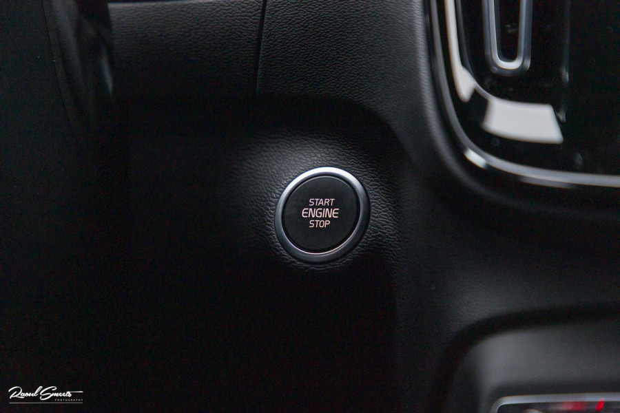 Volvo XC40 1.5 T4 Plug-in hybrid Plus Dark | Adaptieve cruise | Memory | Blis | Harman Kardon |