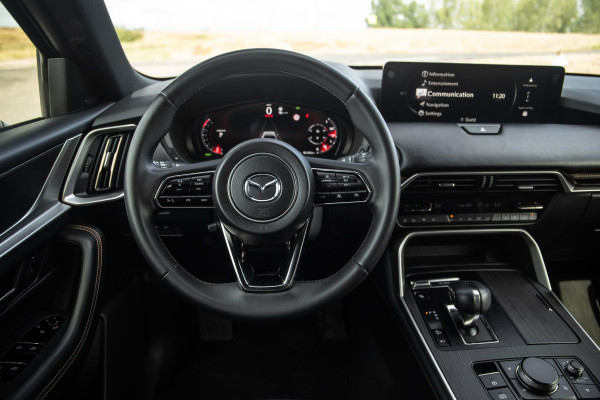 Mazda CX-60 2.5 e-SkyActiv PHEV Homura Plus 360 CAMERA / PANORAMA DAK / TREKHAAK / CARPLAY / DEALER AUTO / STOELKOELING
