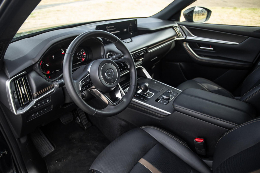 Mazda CX-60 2.5 e-SkyActiv PHEV Homura Plus 360 CAMERA / PANORAMA DAK / TREKHAAK / CARPLAY / DEALER AUTO / STOELKOELING