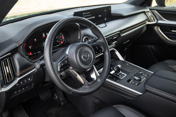 Mazda CX-60 2.5 e-SkyActiv PHEV Homura Plus 360 CAMERA / PANORAMA DAK / TREKHAAK / CARPLAY / DEALER AUTO / STOELKOELING
