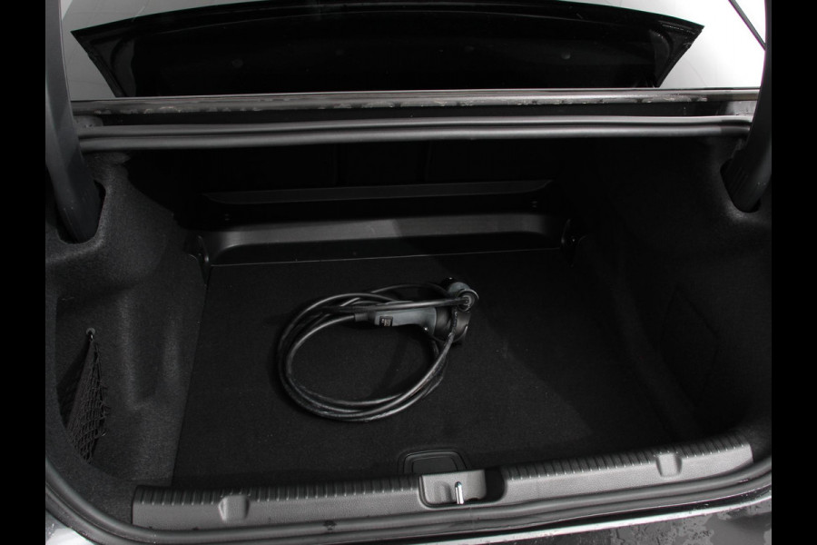 Mercedes-Benz EQE 350 AMG Line Edition Advanced Plus 292 kWh Climate control Adaptieve cruise control Parkeersensoren Achteruitrijcamera Sfeerverlichting Stoelverwarming Keyless LED Navigatie