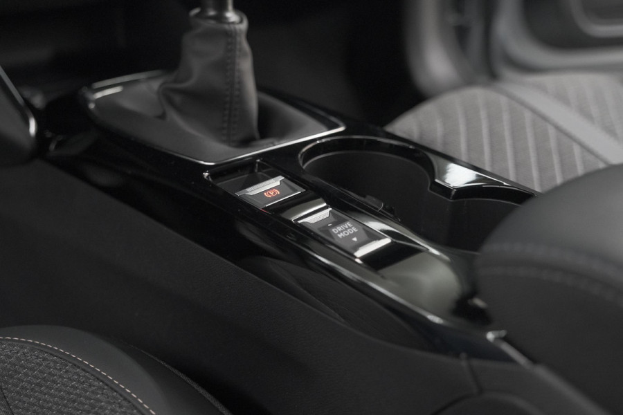Peugeot 208 PureTech 100 Allure Pack | NIEUW MODEL | Apple CarPlay | Parkeersensoren | Climate Control