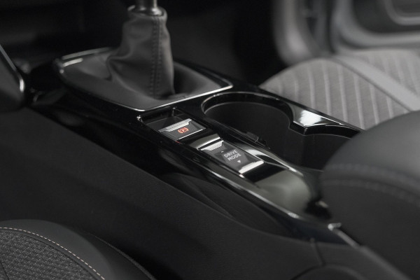 Peugeot 208 PureTech 100 Allure Pack | NIEUW MODEL | Apple CarPlay | Parkeersensoren | Climate Control