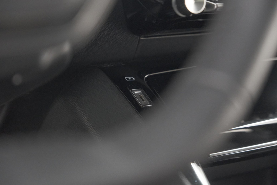 Peugeot 208 PureTech 100 Allure Pack | NIEUW MODEL | Apple CarPlay | Parkeersensoren | Climate Control