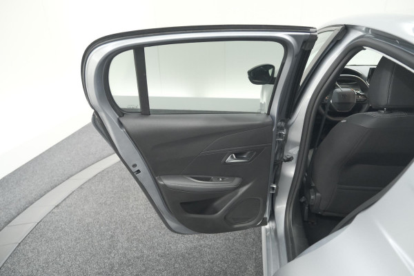 Peugeot 208 PureTech 100 Allure Pack | NIEUW MODEL | Apple CarPlay | Parkeersensoren | Climate Control