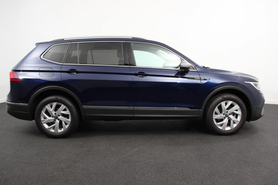 Volkswagen Tiguan Allspace 1.5 TSI 150pk DSG Life 7p. Navigatie Climate Control Adaptieve cruise control Achteruitrijcamera Trekhaak Virtual Cockpit Elektrische achterklep Stoelverwarming Led Lichtmetalen velgen Parkeersensoren