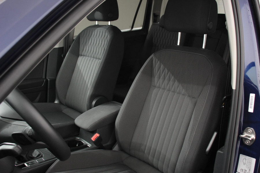 Volkswagen Tiguan Allspace 1.5 TSI 150pk DSG Life 7p. Navigatie Climate Control Adaptieve cruise control Achteruitrijcamera Trekhaak Virtual Cockpit Elektrische achterklep Stoelverwarming Led Lichtmetalen velgen Parkeersensoren