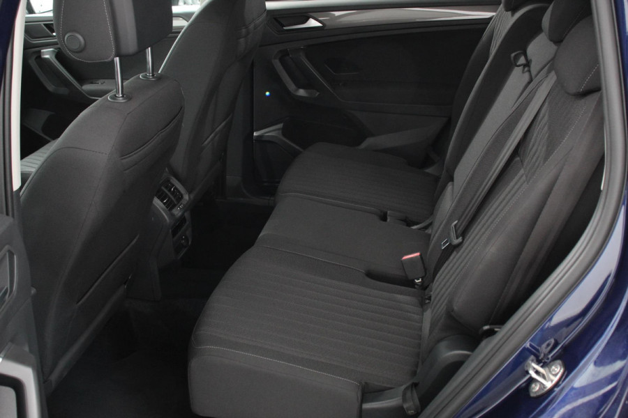 Volkswagen Tiguan Allspace 1.5 TSI 150pk DSG Life 7p. Navigatie Climate Control Adaptieve cruise control Achteruitrijcamera Trekhaak Virtual Cockpit Elektrische achterklep Stoelverwarming Led Lichtmetalen velgen Parkeersensoren