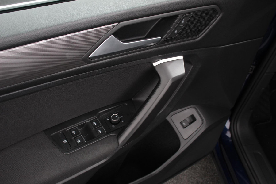 Volkswagen Tiguan Allspace 1.5 TSI 150pk DSG Life 7p. Navigatie Climate Control Adaptieve cruise control Achteruitrijcamera Trekhaak Virtual Cockpit Elektrische achterklep Stoelverwarming Led Lichtmetalen velgen Parkeersensoren
