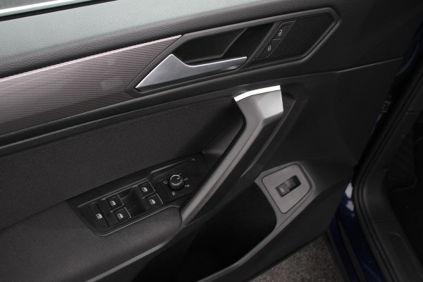 Volkswagen Tiguan Allspace 1.5 TSI 150pk DSG Life 7p. Navigatie Climate Control Adaptieve cruise control Achteruitrijcamera Trekhaak Virtual Cockpit Elektrische achterklep Stoelverwarming Led Lichtmetalen velgen Parkeersensoren