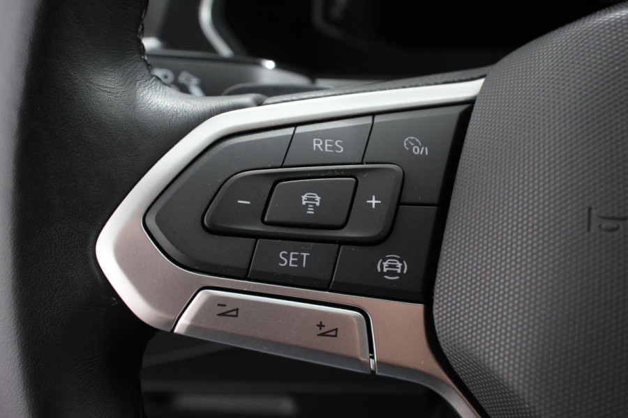 Volkswagen Tiguan Allspace 1.5 TSI 150pk DSG Life 7p. Navigatie Climate Control Adaptieve cruise control Achteruitrijcamera Trekhaak Virtual Cockpit Elektrische achterklep Stoelverwarming Led Lichtmetalen velgen Parkeersensoren