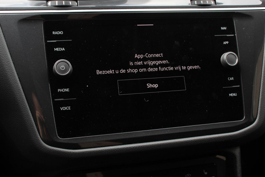 Volkswagen Tiguan Allspace 1.5 TSI 150pk DSG Life 7p. Navigatie Climate Control Adaptieve cruise control Achteruitrijcamera Trekhaak Virtual Cockpit Elektrische achterklep Stoelverwarming Led Lichtmetalen velgen Parkeersensoren
