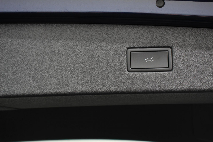 Volkswagen Tiguan Allspace 1.5 TSI 150pk DSG Life 7p. Navigatie Climate Control Adaptieve cruise control Achteruitrijcamera Trekhaak Virtual Cockpit Elektrische achterklep Stoelverwarming Led Lichtmetalen velgen Parkeersensoren