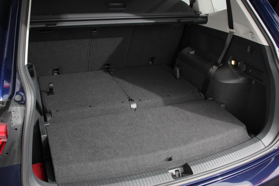 Volkswagen Tiguan Allspace 1.5 TSI 150pk DSG Life 7p. Navigatie Climate Control Adaptieve cruise control Achteruitrijcamera Trekhaak Virtual Cockpit Elektrische achterklep Stoelverwarming Led Lichtmetalen velgen Parkeersensoren