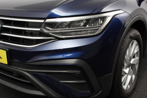 Volkswagen Tiguan Allspace 1.5 TSI 150pk DSG Life 7p. Navigatie Climate Control Adaptieve cruise control Achteruitrijcamera Trekhaak Virtual Cockpit Elektrische achterklep Stoelverwarming Led Lichtmetalen velgen Parkeersensoren