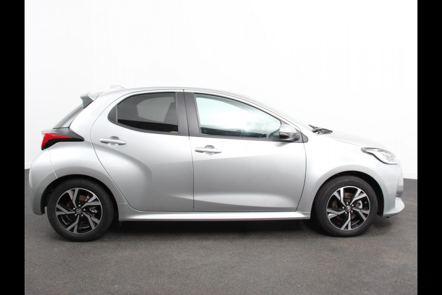 Toyota Yaris 1.5 Hybrid Dynamic Automaat Climate control Cruise control adaptieve LED Achteruitrijcamera Lane assist Apple Carplay / Android Auto