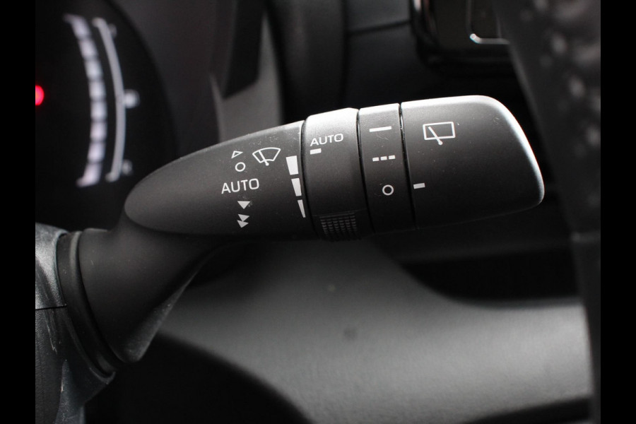 Toyota Yaris 1.5 Hybrid Dynamic Automaat Climate control Cruise control adaptieve LED Achteruitrijcamera Lane assist Apple Carplay / Android Auto