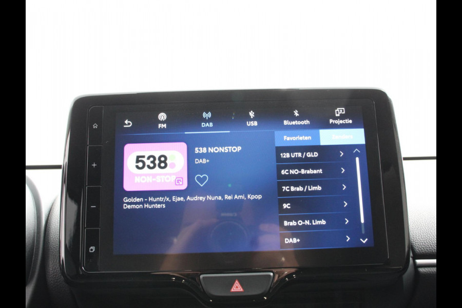 Toyota Yaris 1.5 Hybrid Dynamic Automaat Climate control Cruise control adaptieve LED Achteruitrijcamera Lane assist Apple Carplay / Android Auto
