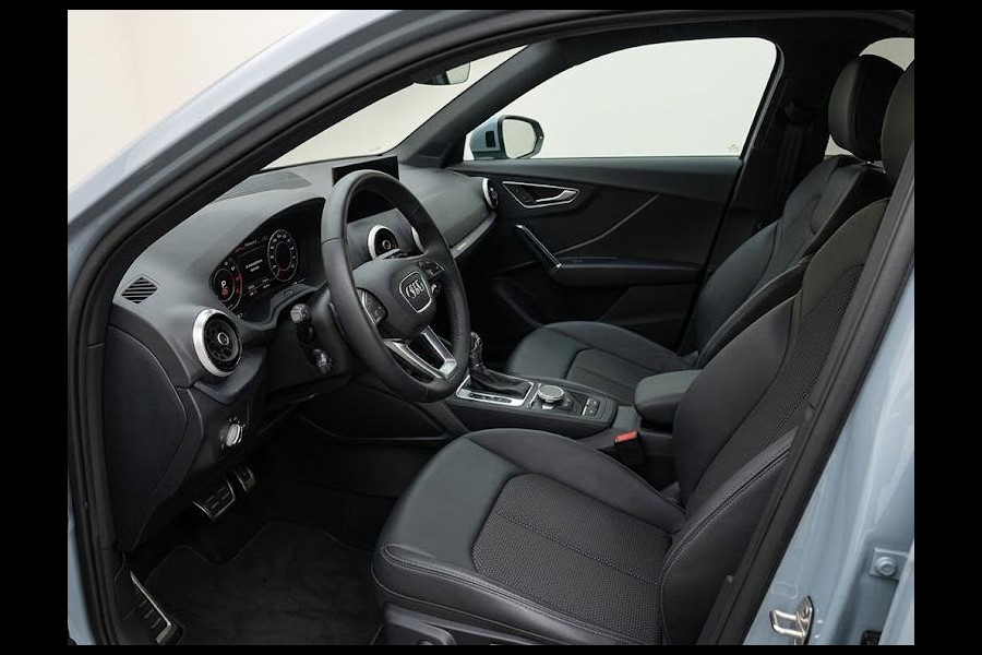 Audi Q2 35 TFSI S Edition 150pk | Parkeercamera | Apple Carplay/Android Auto | SONOS Premium Sound System | Matrix LED koplampen | Navigatiesysteem | S Line interieur | Cruise control adaptief | Voorstoelen verwarmd | Verlengde garantie