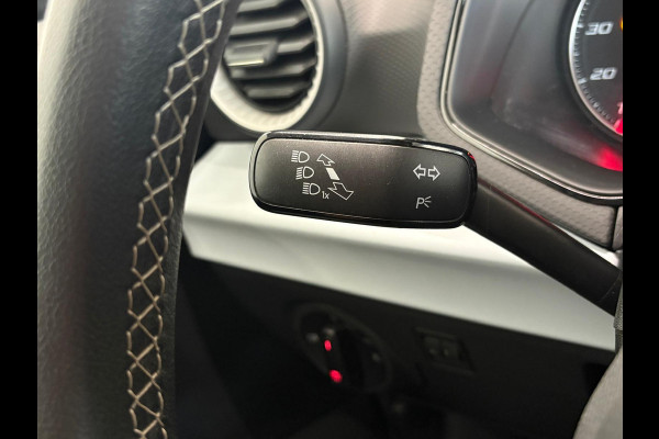 Seat Arona 1.0 TSI 110pk Automaat Style Business Connect Climate Control Navigatie Apple Carplay/Android Auto  Cruise Control PDC Achter Lichtmetalen Velgen