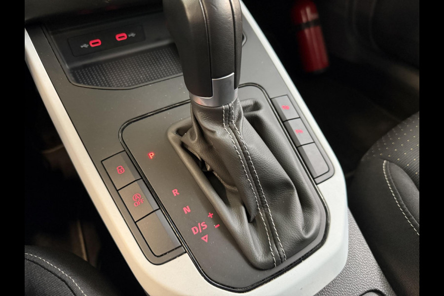 Seat Arona 1.0 TSI 110pk Automaat Style Business Connect Climate Control Navigatie Apple Carplay/Android Auto  Cruise Control PDC Achter Lichtmetalen Velgen