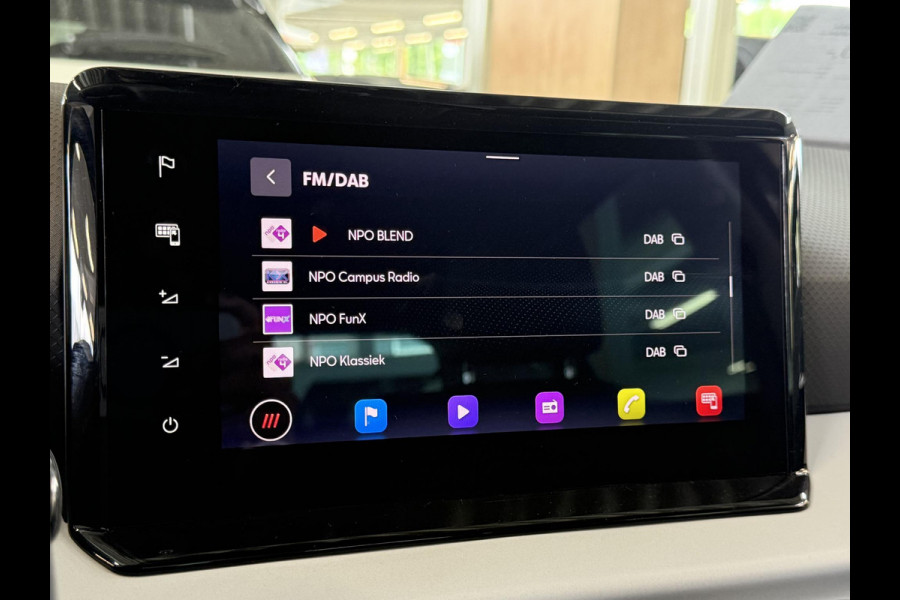 Seat Arona 1.0 TSI 110pk Automaat Style Business Connect Climate Control Navigatie Apple Carplay/Android Auto  Cruise Control PDC Achter Lichtmetalen Velgen