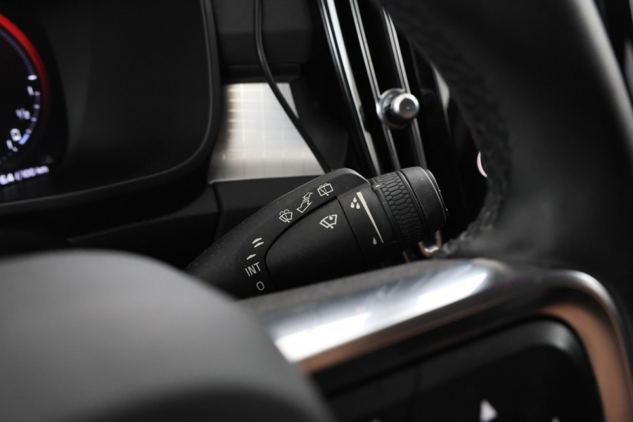Volvo XC40 1.5 T5 Recharge Inscription Winterpack! Climate,