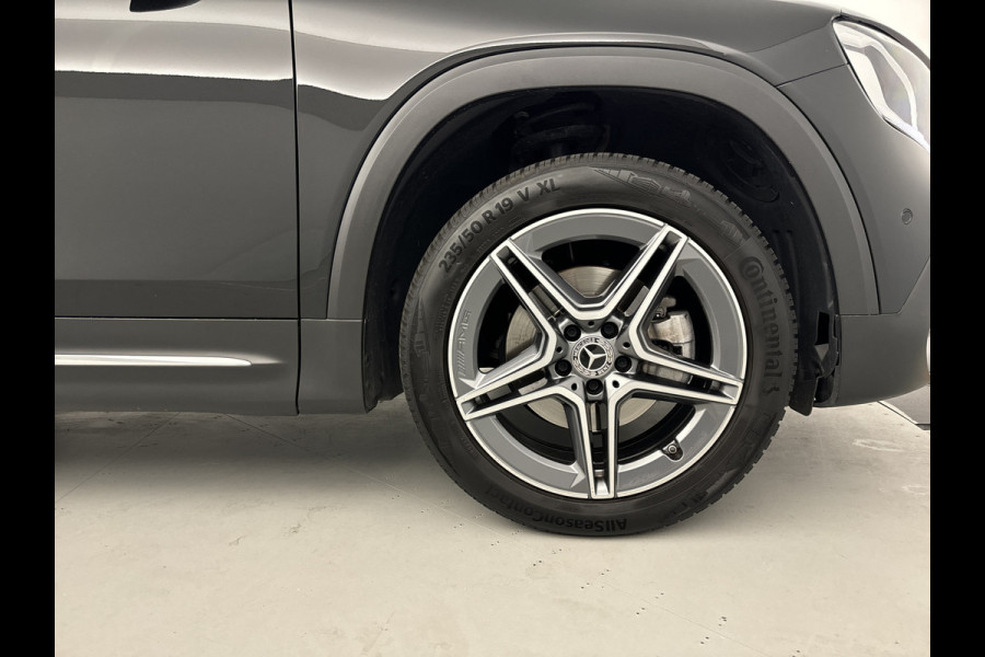 Mercedes-Benz Glb 180 AMG Business Solution Pano-dak/Dodehoek/Carplay/19'LMV