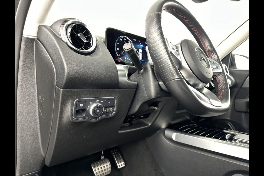 Mercedes-Benz Glb 180 AMG Business Solution Pano-dak/Dodehoek/Carplay/19'LMV