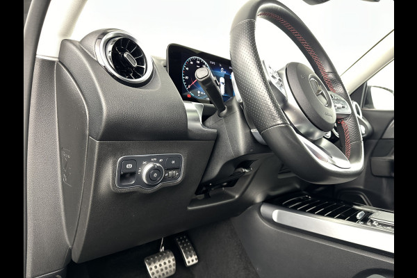 Mercedes-Benz Glb 180 AMG Business Solution Pano-dak/Dodehoek/Carplay/19'LMV