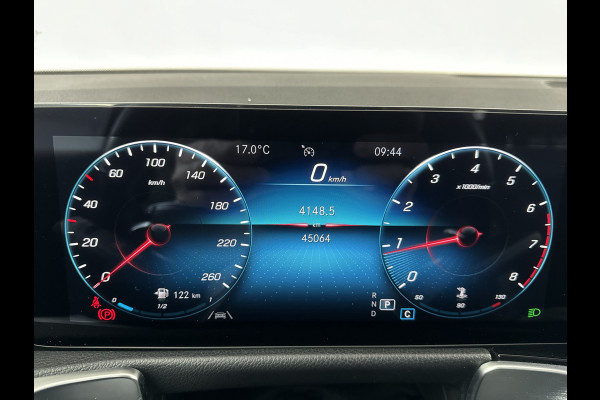 Mercedes-Benz Glb 180 AMG Business Solution Pano-dak/Dodehoek/Carplay/19'LMV