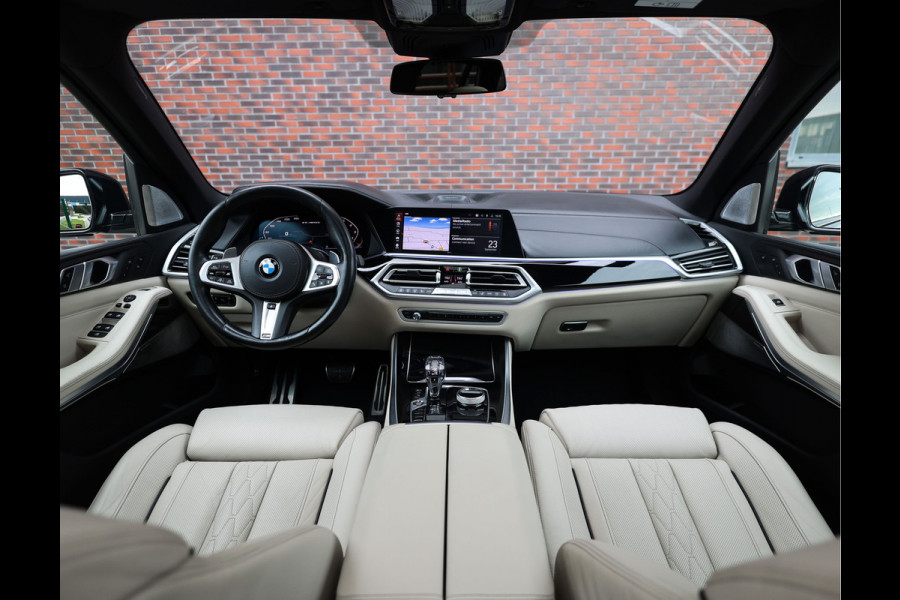 BMW X5 M50i | B&W - Bodykit - HUD