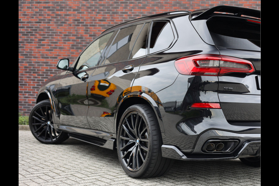 BMW X5 M50i | B&W - Bodykit - HUD