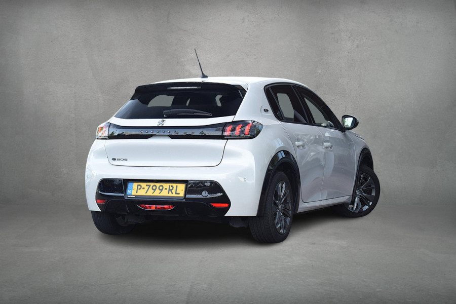 Peugeot e-208 EV Active 50 kWh | SOH: 92,3% | Apple CarPlay | Half Leer | Sportstoelen | Cruise