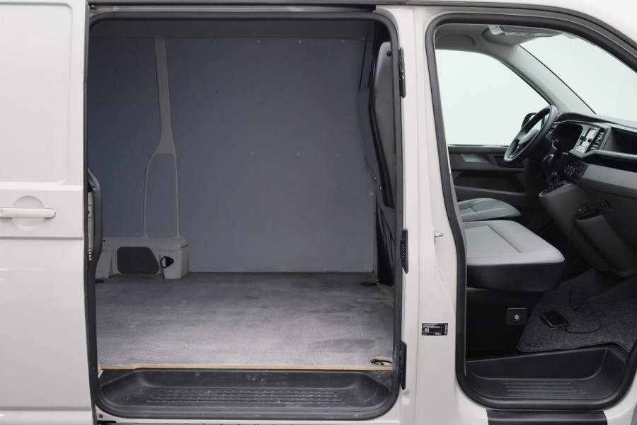 Volkswagen Transporter 2.0 TDI DSG L2H1 Leer, 3-Zits, Camera, Cruise, Airco, Apple Carplay, SideSteps, Elektrisch Pakket, 18''