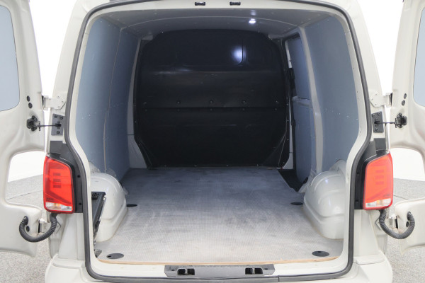 Volkswagen Transporter 2.0 TDI DSG L2H1 Leer, 3-Zits, Camera, Cruise, Airco, Apple Carplay, SideSteps, Elektrisch Pakket, 18''