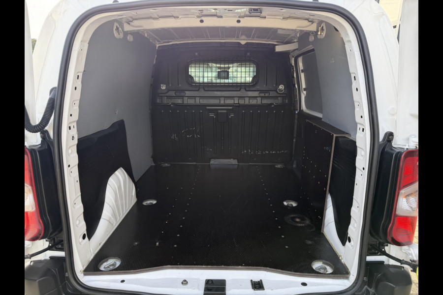 Peugeot Partner 1.5 BlueHDI 102pk Premium / vaste prijs rijklaar € 10.950 ex btw / 6 versnellingen / lease vanaf € 185 / trekhaak 1500 kg / dakdragers / airco / cruise / euro 6 / bpm vrij