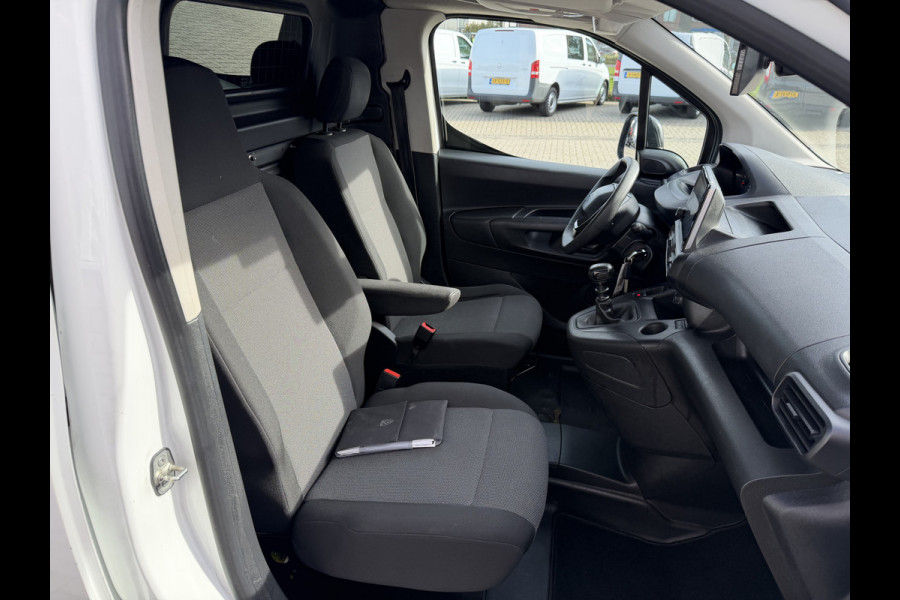 Peugeot Partner 1.5 BlueHDI 102pk Premium / vaste prijs rijklaar € 10.950 ex btw / 6 versnellingen / lease vanaf € 185 / trekhaak 1500 kg / dakdragers / airco / cruise / euro 6 / bpm vrij